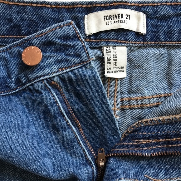 Forever 21 Blue denim Size 30 fringed hem shorts New With Tag NWT - Picture 3 of 12